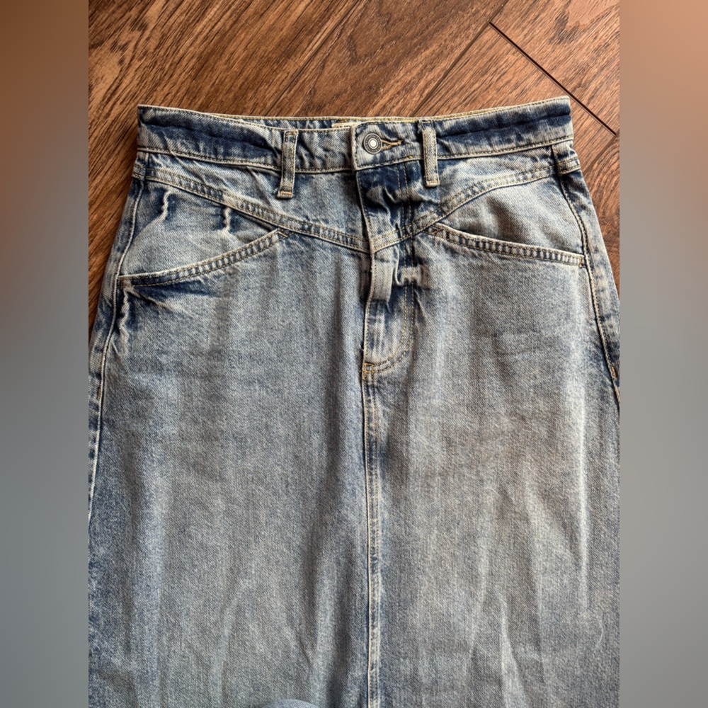 $118 EUC We the free “come as you are denim maxi skirt” size 2 - Picture 3 of 5